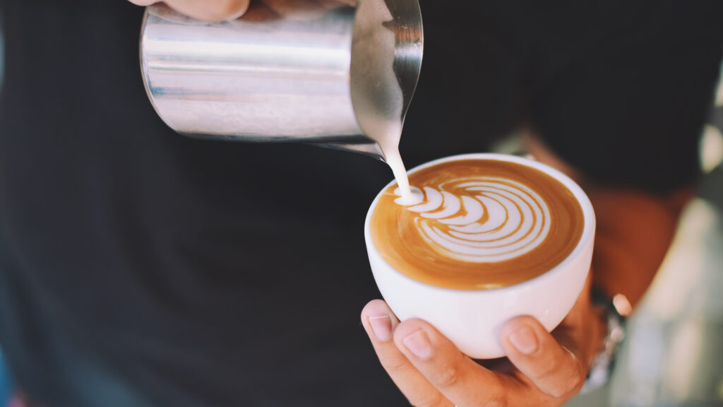 How to Make the Perfect Latte at Home